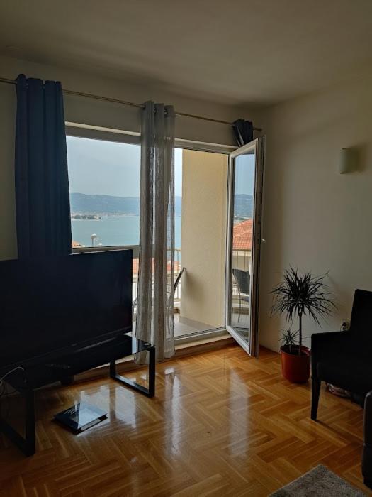 Deep Blue Apartment 特罗吉尔 外观 照片